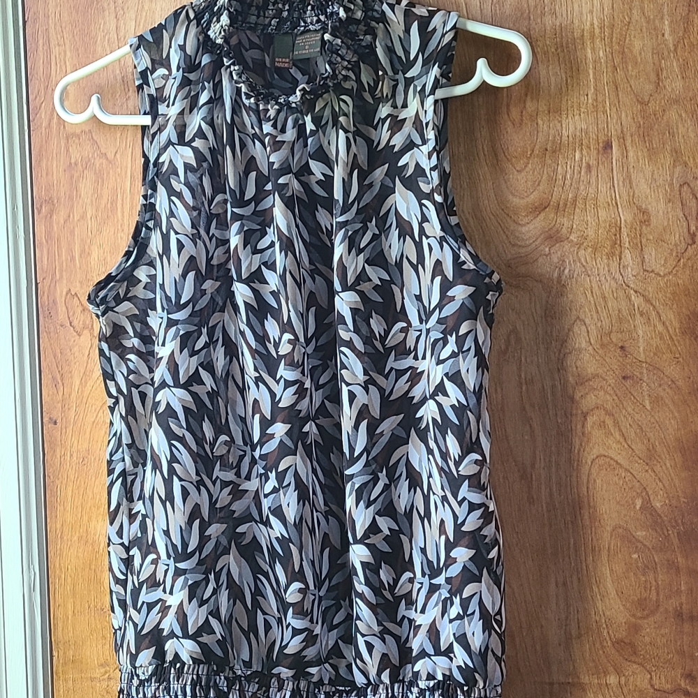 Summer clearance...Bundle 3+ items & Save...Sleeveless blouse